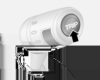 Instrument och reglage 79 Trippmätare B kan avaktiveras via förarinformationscentralen 3 71.