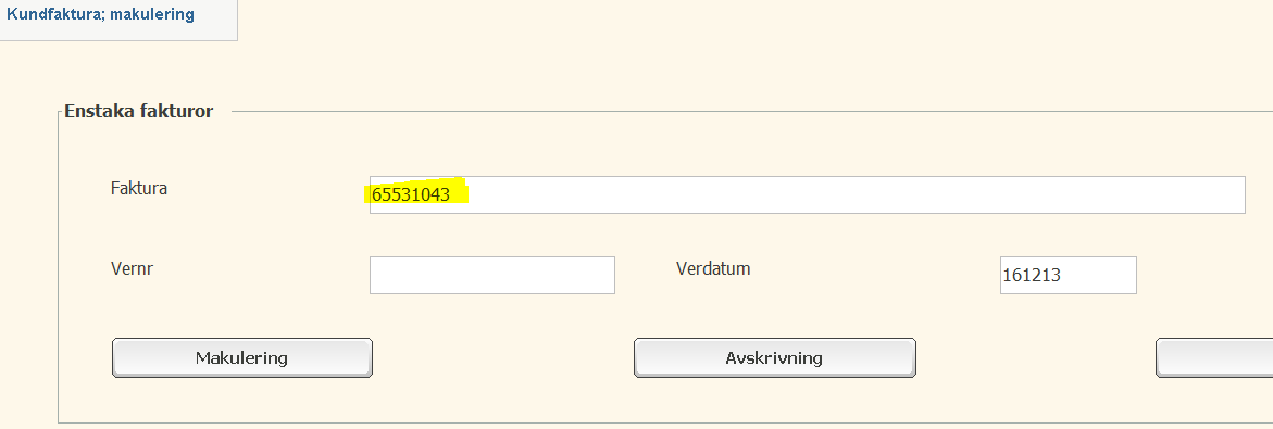 Kreditera hela fakturan All text från ursprungsfakturan är nu kopierad till kreditfakturan och beloppet är i kredit. Skapa en ny rad i fakturan och skriv vilket fakturanummer ni krediterar.