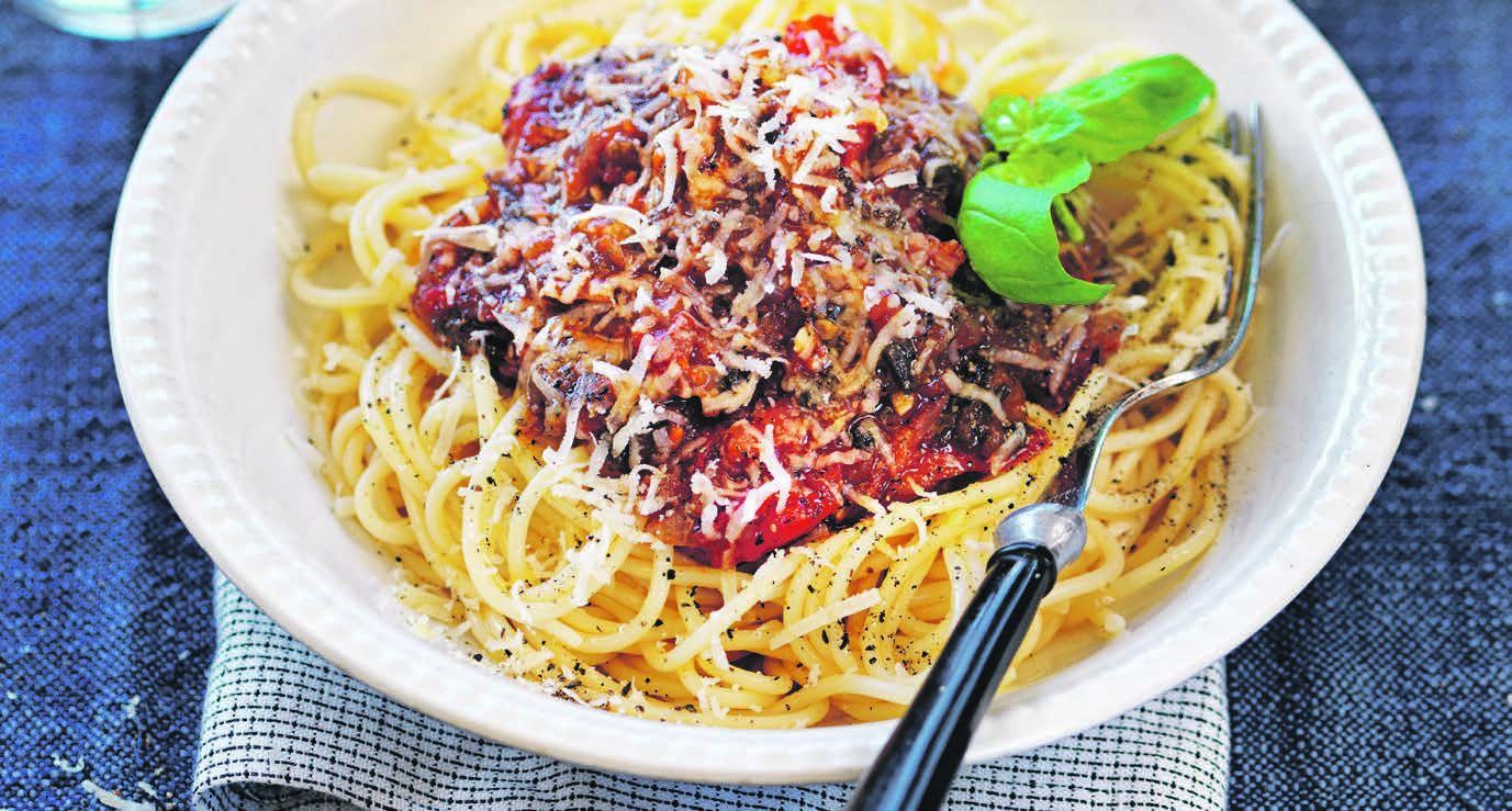 RECEPT 4 25 min 373 kcal/port Fett 5 g Kolhydrater 68 g Protein 13 g Grönsaksbolognese Härligt god bolognese på grönsaker.