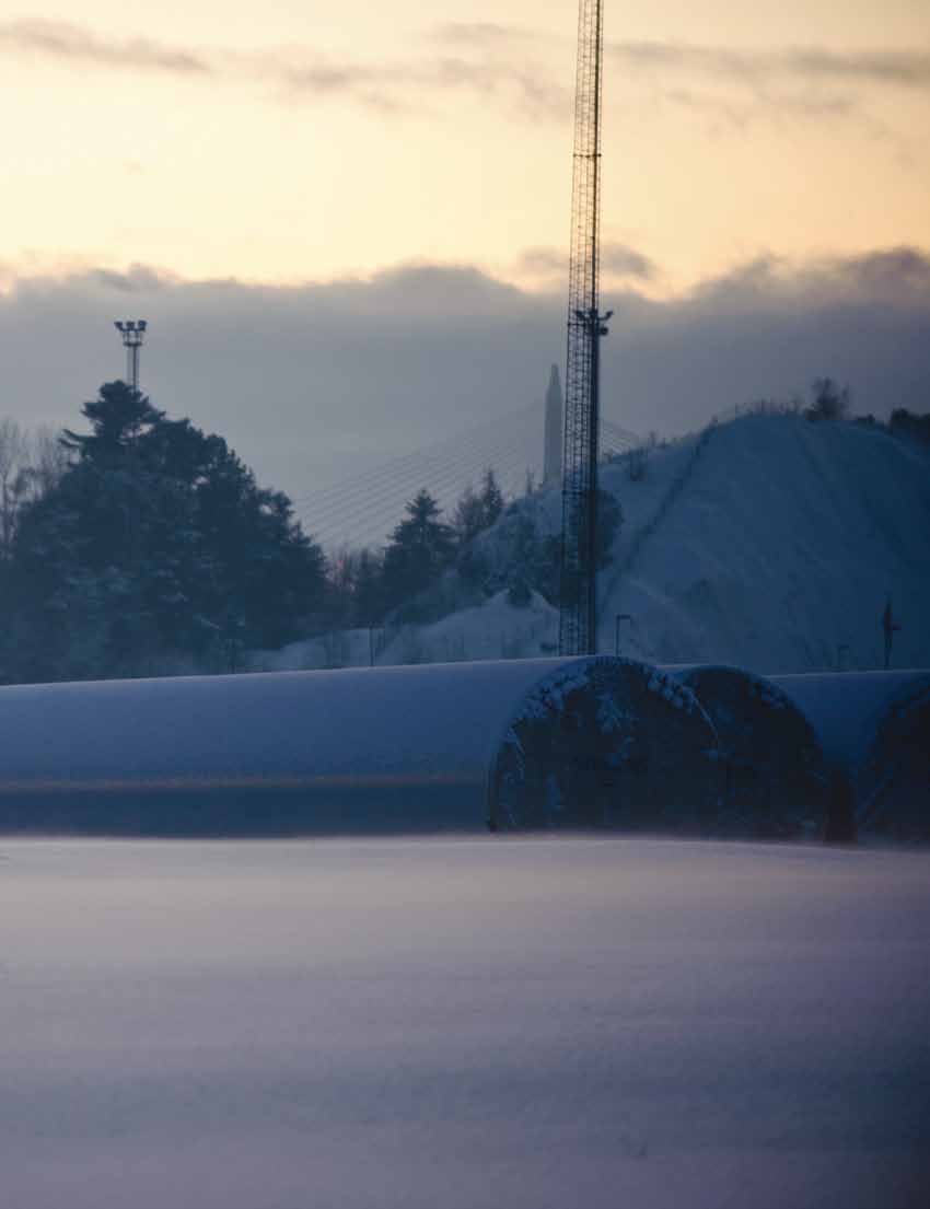 / AVSNITT / RABBALshede KRAFT ÅRSREDOVISNING 2010 På Töftedalsfjället i Dals-Eds kommun invigs våren 2011 Västra Götalands största vindpark om 21 vindkraftverk.