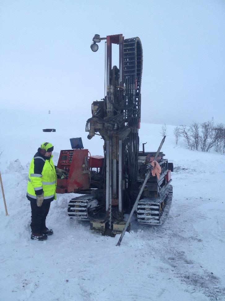2 Undersökningsmetoder 2.1 Allmänt om geotekniska fältundersökningar Syftet med att utföra geotekniska fältundersökningar är att samla in rådata om jordens materialparametrar.