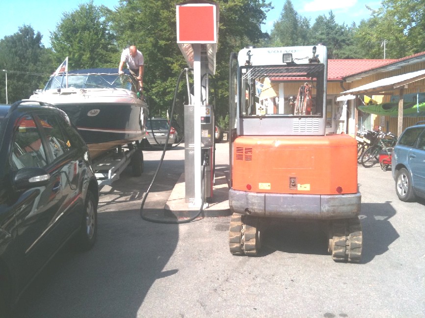 enda bolaget som vill satsa på landsbygden, har fått nya krav på sig.