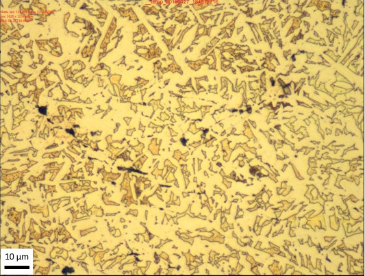 Figur 5.8: Mikrostruktur av tvåstegssmidd detalj av CW614N 1,5 mm från kanten.
