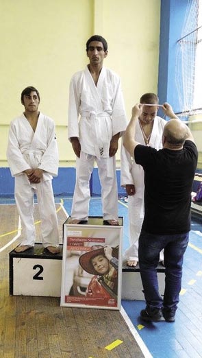 Judoklubben på barnhemmet i Bulgarien I en stad i norra Bulgarien stöder Hjärta till Hjärta och vår bulgariska samarbetspartner BAM en judoklubb som startats på ett barnhem av judotränaren och