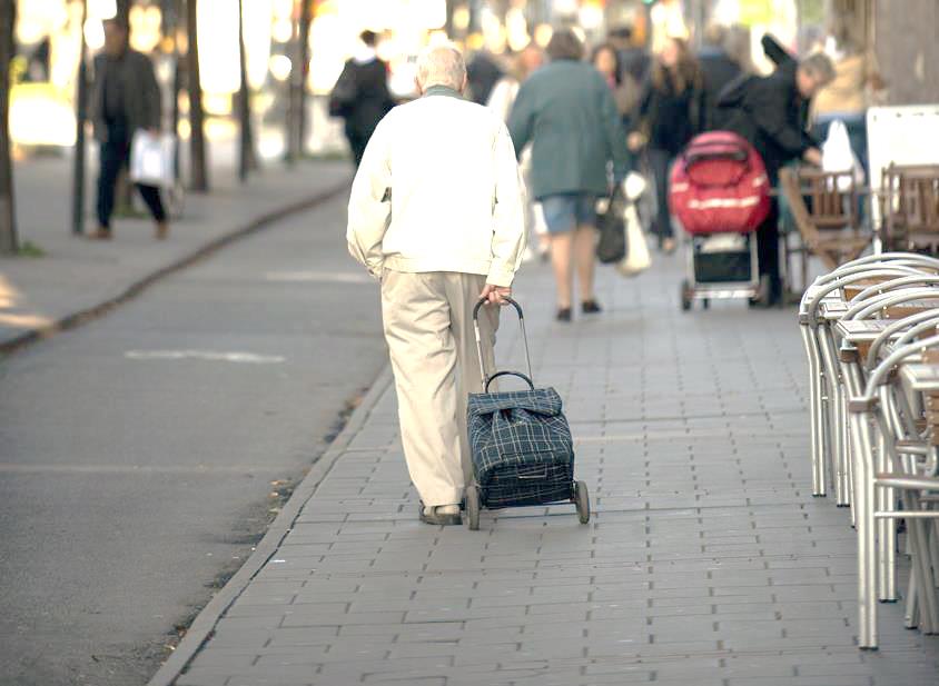 25(48) Tillgänglighet i den offentliga miljön och enkelt avhjälpta hinder Vad är ett enkelt avhjälpt hinder?