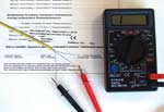 Conectarea termostatului În timpul instalării/dezinstalării termostatului, opriţi sursa de curent electric.
