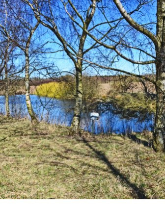 Korsvirkesgården Lundahus ligger mellan Duveke och Halmstadby, ca 5,5 km sydväst om Kågeröd. Gården har ett stort renoveringsbehov.