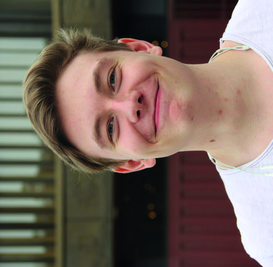 Vad var det bästa med konfirmationen? Man fick träffa många nya människor. Tobias Johansson Wilma Johansson Beskriv konfatiden med tre ord. Grymt roliga läger.