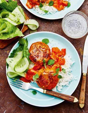 Pannbiff i tomatsås med oregano cirka 40 min a Näringsinnehåll/portion: Energi: 46 kj/ 88 kcal. Protein 4,8 g. Fett,8 g. Kolhydrater 9 g.