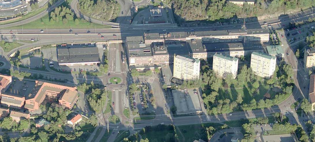 F. Planerad bostadsbebyggelse vid Golfbanevägen. Ett antal bostadshus planeras längs med Golfbanevägen i anslutning till den nya stadsparken.