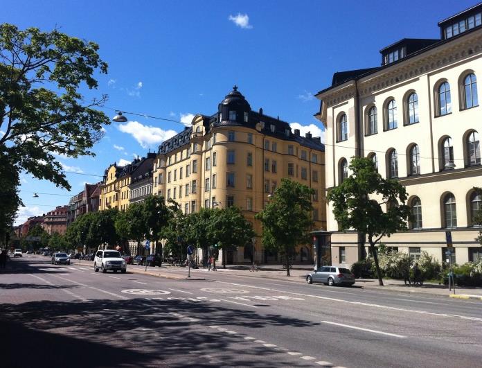 Tre så kallade värdekärnor i riksintresset ligger inom utredningsområdet; Karlbergsvägen och 1800-talets stadsplanestruktur, Vasaparken samt Röda bergen.