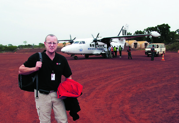 Lars Åhsberg var under 2012 utsänd som miljörådgivare i fält, bland annat till Dungu i nordöstra Demokratiska Republiken Kongo.
