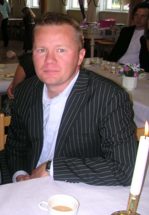 ÅRSBERÄTTELSE FÖR CENTRUMKYRKAN I HEBY För år 2007 - församlingens 19:de verksamhetsår Församlingspastor Andreas Tofters: Att vara pastor är ett av världens svåraste jobb sägs det.
