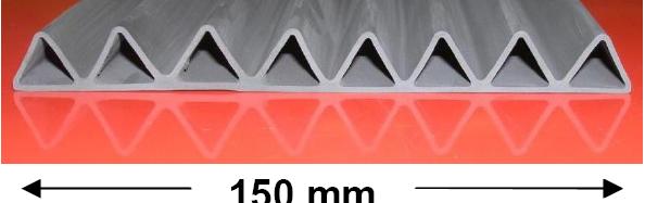Delphis APU är 79 liter stor och ger 800 W. Transienter hanteras av bilens batterier. SOFCn klarar av att möta laständringar men mycket långsammare. Målet är ett system som väger 144 kg.