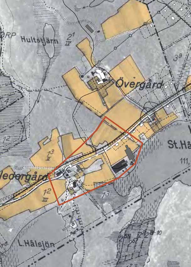 0 100 m Figur 7. Utsnitt ur gamla ekonomiska kartan från 1935 med utredningsområdet markerat. Nu är större delen av inägorna åkermark.