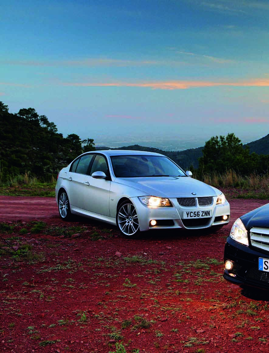 P R O V D U E L L Prestigefi ghten Mercedes 320 CDI och BMW 330d.