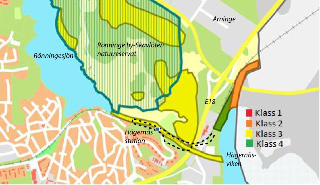 13(24) Naturmiljö Tallskogen norr om spåret och strax öster om Hägernäs station är ett naturområde av kommunalt intresse (klass 3).