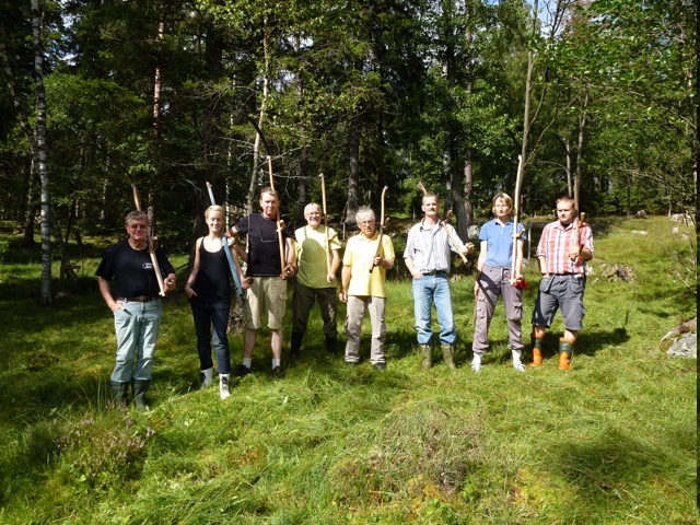 Slåtterkalender Lör dag 14/7 14 00 Kvibacken, Ödenäs 225 m ef ter Öde näs kyr ka (från Alings ås), sväng väns - ter mot Örsbråten. Passera sjön Ören.