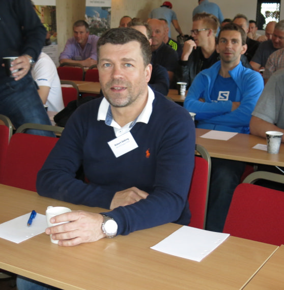 Sida 10 av 31 Mats Petersson - Mörrum och Emmeli Olén Valmet Kent Sjölander Husum Stärkta av kaffe, smörgås och frisk luft drog den andra halvan av förmiddagspasset igång.