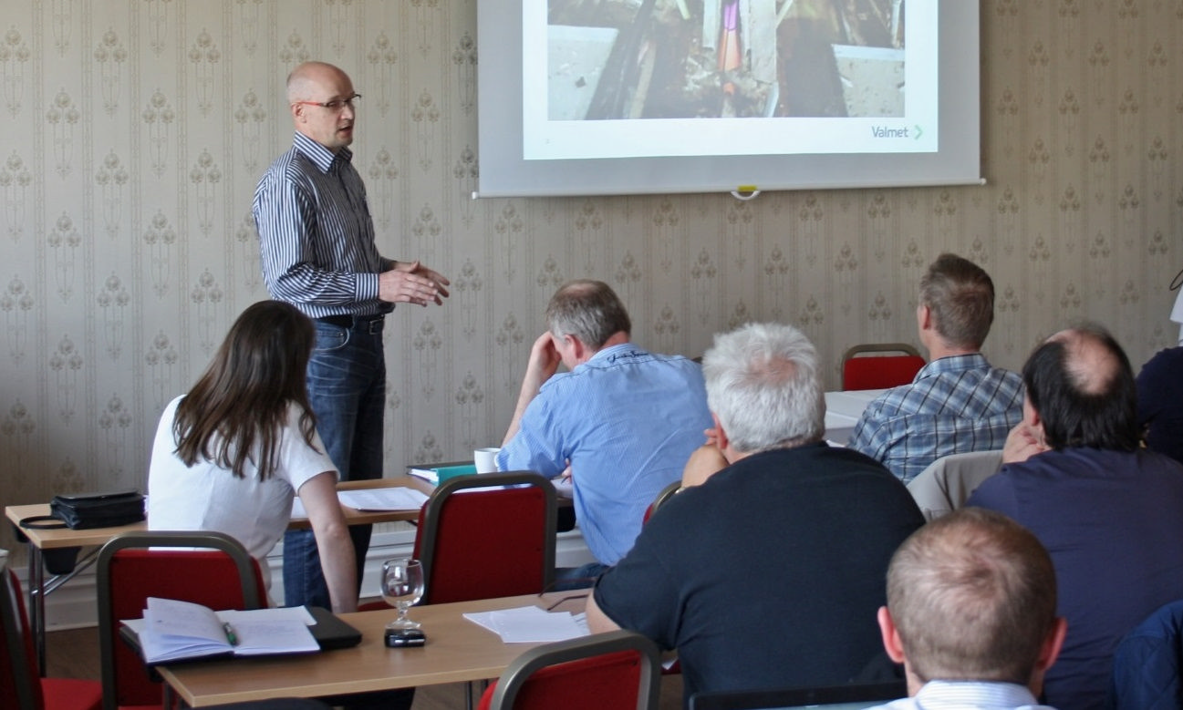 Sida 8 av 31 2.6 Snabbare stopp med Smelt X och Wash X, Timo Karjunen Valmet Timo Karjunen presenterade Valmets system för smältatömning och tvätt av pannbotten Smelt-X och Wash-X.