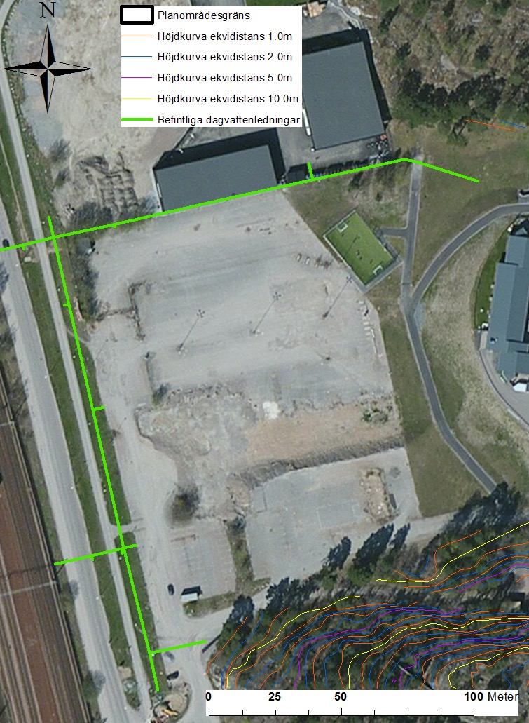 GV-rör (gv-yta +2,8) +4,5 +5 +4,5 +8 +5,5 +9 GV-rör (gv-yta +2,6) +6 +34 Figur 3-2. Topografi och befintliga dagvattenledningar i planområdet med omgivningar.