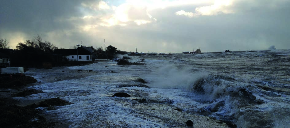 Stormen Sven 2012, i kombination med högt vattenstånd i havet, orsakade svåra översvämningar i Barsebäckshamn Behov av nya underlag Kommunen kommer att behöva utveckla och ta fram ytterliggare