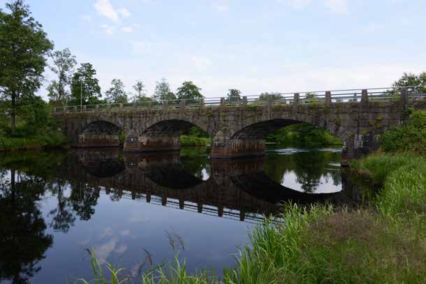 11-357-1 Bro över Helgeån, so Visseltofta k:a Natursköna omgivningar med rastplats och bra möjligheter till att betrakta bron kännetecknar broplatsen vid Visseltofta.