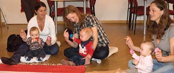 7 TILLSAMMANS är samlingsnamnet för Svenska kyrkans mötesplatser för barn och deras familjer Se alla höstterminens aktuella tider på vår hemsida www.svenskakyrkan.
