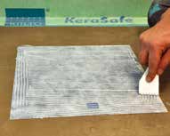 Monteringen gäller för våtzon eller i hela våtutrymmet KeraSafe Folie System G har ett ånggenomgångsmotstånd 00 000 s/m Golv med Kiilto K Tätskikt och KeraSafe.