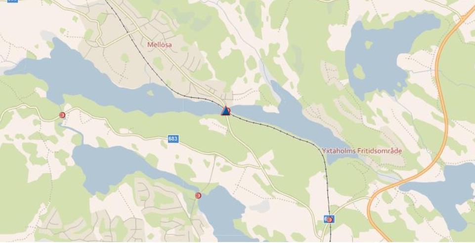 4.1 Fallstudie I Bro över Mellösasjön och Sundtorp Bron, som är av typen balkbro, är belägen i Södermanlands län i kommunen Flen. Bron befinner sig på en allmänväg som går över en järnväg.