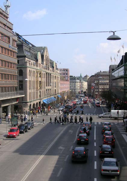 VEKSMHETS- BESKIVI City i Samverkan är en ideell, icke vinstdrivande medlemsförening Medlemmarna är Stockholms Stad, fastighetsägare, handeln, SL, Polisen samt enskilda företag och organisationer CiS