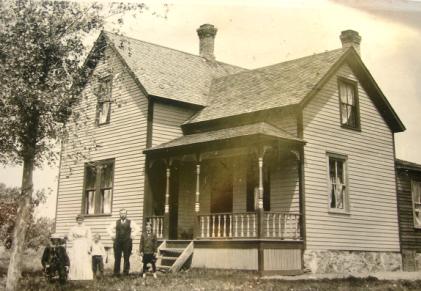 Trassliga bankförbindelser tvingade dem att lämna sina gårdar År 1893 började svårigheterna.