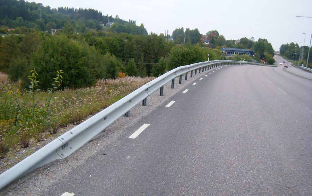 Birsta W2 Birstaverken utvecklade Europaprofilen W2 med syfte att erbjuda marknaden ett konkurrenskraftigt lågprisalternativ bland vägräcken.