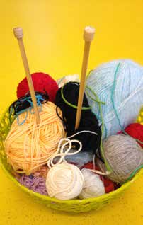 PÅSKLOV = KONSTLOV Under påsklovet inspireras vi av konsthallens utställning: NINA SANDSTRÖM - Textil Kostym Teater. och skapar med olika material i ateljén.