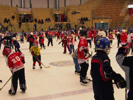 SKRIDSKOSKOLAN (forts) Tester Knattetestet skall genomföras av U7 (de som skall upp i U8 kommande säsong) under våren. Syftet är att läsa av kvaliteten på verksamheten och inte på individen.