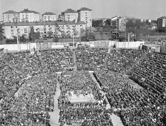 Figur 54 Vy över ett fullsatt Johanneshovs idrottsplats år 1957. EM i boxning med titelförsvarare Ingemar Ingo Johansson.