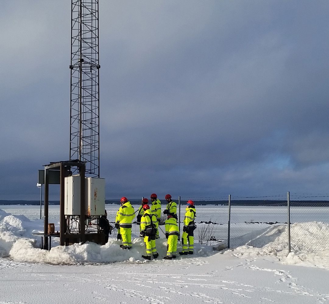 MAST- OCH STOLPUTBILDNING För alla som arbetar i mast eller stolpe över 13 meter. Utbildningen är utformad i enlighet med AFS 2000:6.