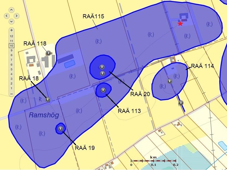 Figur 4. Fornlämningsmiljön i fastigheten Hagestad 38:20 närområde. Fastigheten är belägen i den nordöstra delen av RAÄ Löderup 115:1. Platsen för undersökningen är markerad med en röd stjärna.