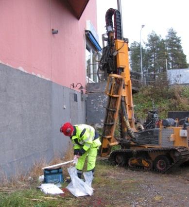 2.3 Undersökningar och åtgärder I de fall där det inte finns någon ansvarig verksamhetsutövare kan kommunerna söka bidrag hos Länsstyrelsen för undersökningar och åtgärder av förorenade områden.