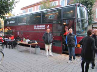 Juni - Aug 2016 Café-bussen Under stadsfesten kommer kyrkorna också i år att finnas med vid Café-bussen.