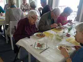 www.missionskyrkaneksjo.se Vårlunch En vacker vårdag i maj inbjöds alla i församlingen som är över 80 år till lunch och god gemenskap.