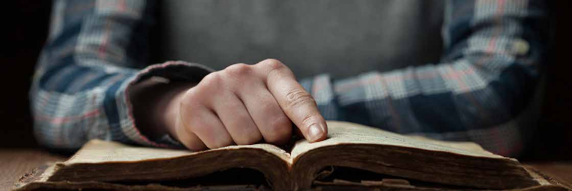 syndare (Rom 5:8). Jesus har fullbordat allt som krävs för vår frälsning. På korset sa han: Det är fullbordat. Och han böjde ner huvudet och överlämnade sin ande (Joh 19:30).