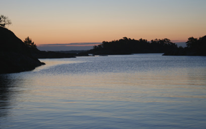 Välkommen till nya båtupplevelser tillsammans i vår båtklubb Är det du som kommer att vinna vandringspriset i 5-kamp på midsommarafton?