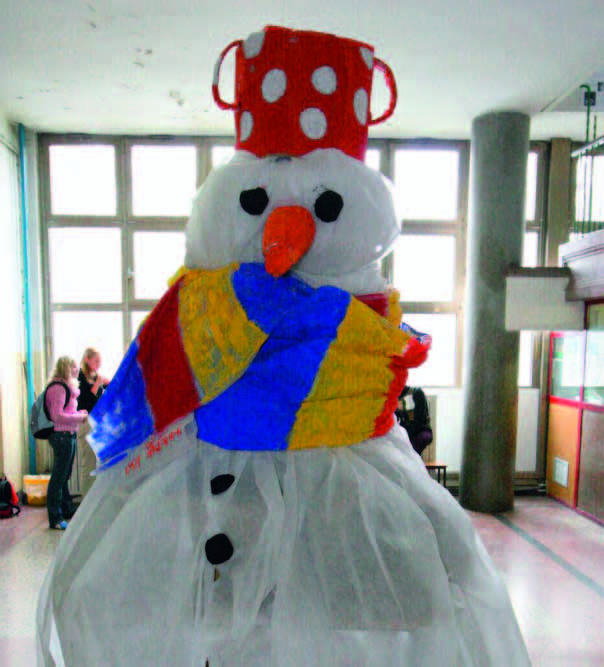 {tevilka 2/75 letnik XIII cena 200 sit december 05 [PORTNA PRILOGA PROFESOR VILI