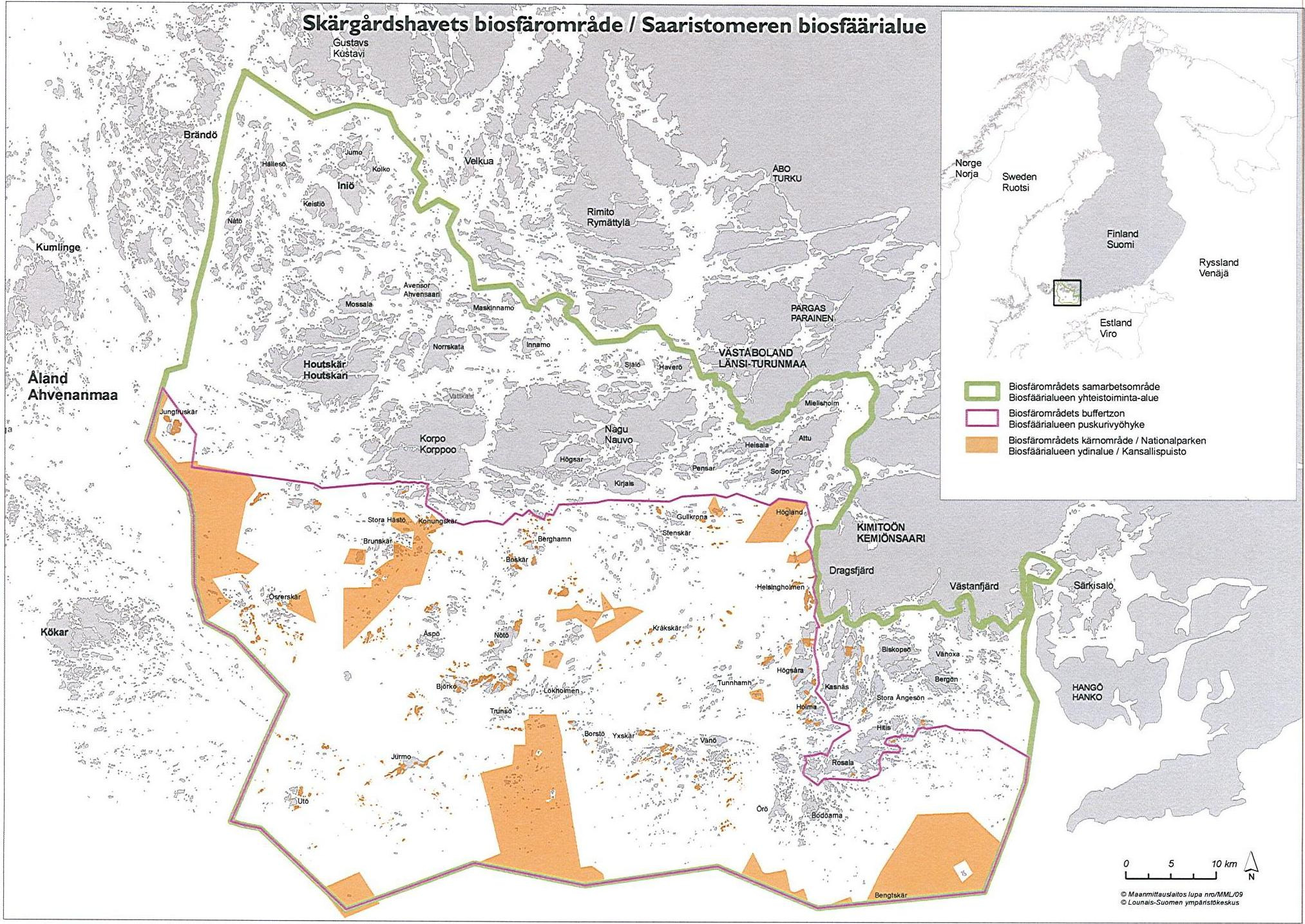 Bild 1. Skärgårdshavets biosfärområdes zoner. Den gröna linjen utgör yttre gränsen för biosfärområdet. Innanför den finns som yttersta zon, samarbetsområdet.