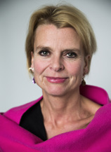 Åsa Regnér, barn-, äldre- och jämställdhetsminister Åsa Regnér ansvarar för barnets rättigheter, rättigheter för personer med funktionsnedsättning och för jämställdhet mellan kvinnor och män.