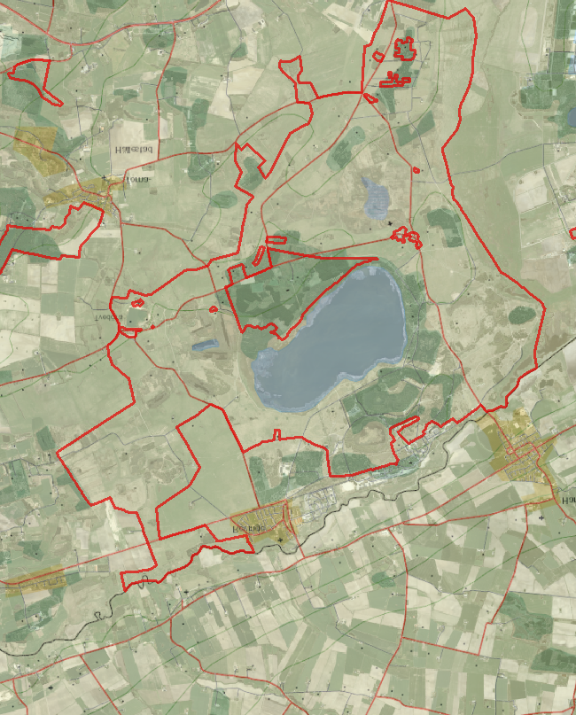 Bilaga 1. Karta över Natura 2000-området Revingefältet med skötselområde A-P (blå markering). Den röda linjen markerar gräns för Natura 2000.