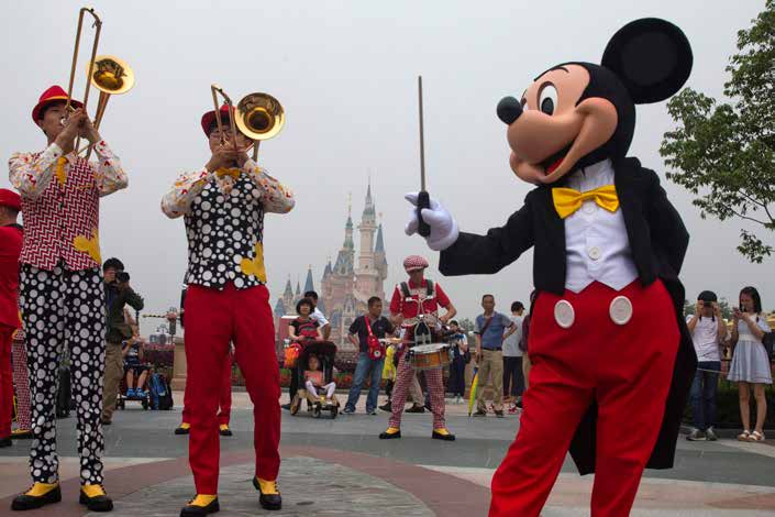 Foto: AP Photo/Ng Han Guan Furu från SCA skapar magisk atmosfär i Disneyland I somras öppnade nya Disneyland i Shanghai upp sina portar för allmänheten. Det är den sjätte Disneyparken i världen.