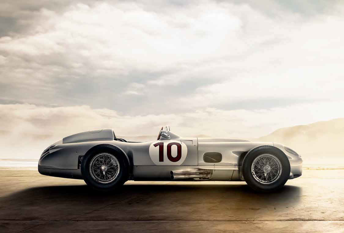 34 Vad vore motorsporten utan Mercedes-Benz? Den första bilen som vann en racertävling drevs av en motor från Daimler.