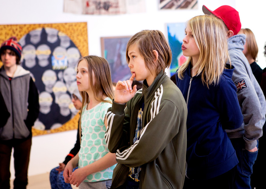 MALMÖ KONSTMUSEUM Malmö Konstmuseums breda samling erbjuder ett rikt material som på många sätt kan komplettera eller användas i förskolan eller skolan.